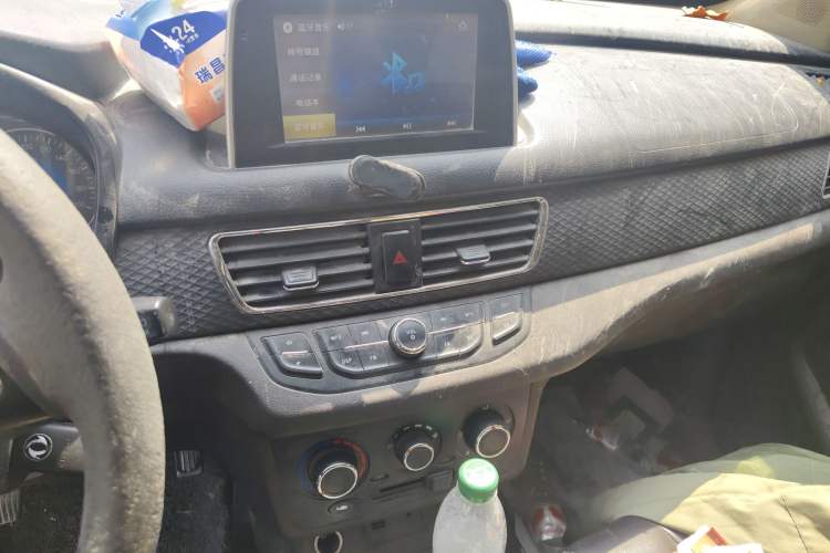 Used Dongfeng Fengon 330 2018 1.5L 330S Comfort Edition DK15 Audio And AC Panel