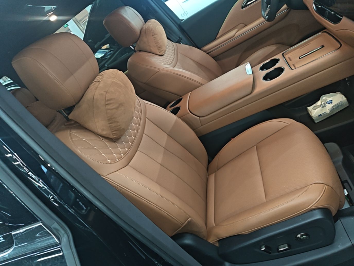 Hongqi HQ9 PHEV 2026 Model 2.0T Four-Wheel Drive Prestige Edition — снимка 19