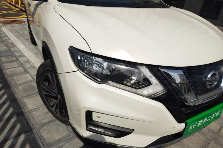 Used Nissan X-Trail 2017 2.5L CVT Luxury Edition 4WD Right Front Headlight