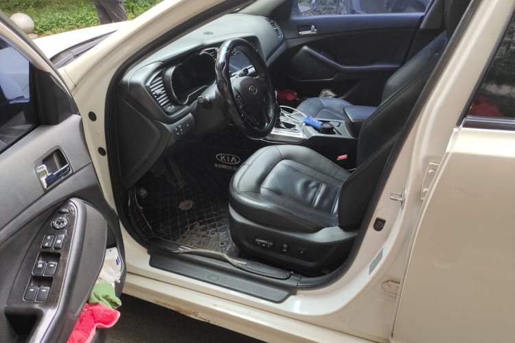 Used Kia K5 2011 2.0L Automatic DLX Driver Seat