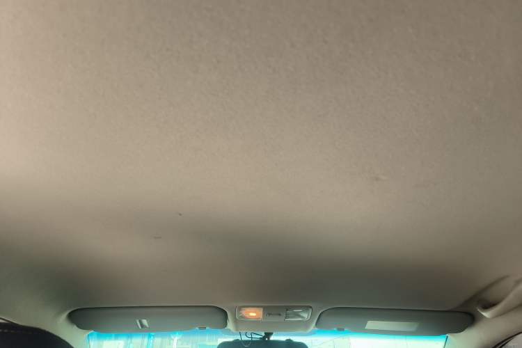 Used Kia K2 2015 Sedan 1.4L MT GLS Headliner