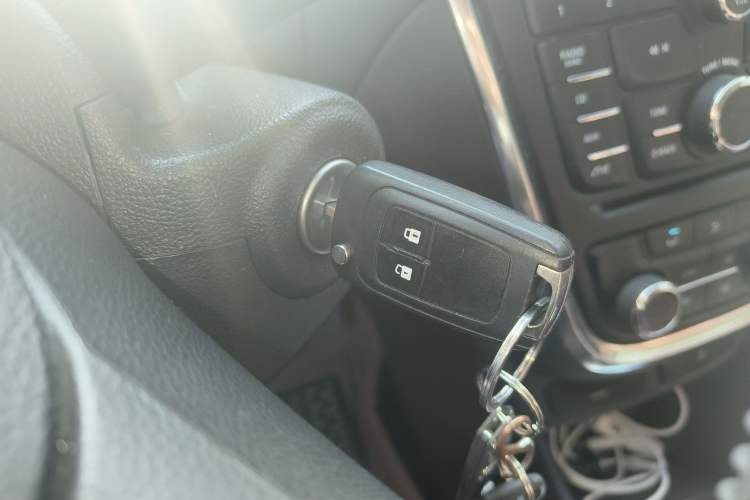 Used Buick Encore 2015 1.4T Automatic Two-Wheel Drive Urban Elite Version