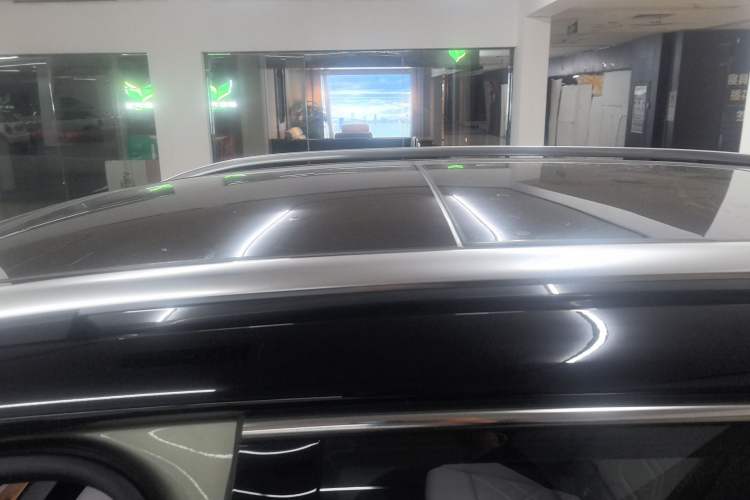 Used Volkswagen Tayron 2025 Tiguan L 380TSI 4Motion Luxury
