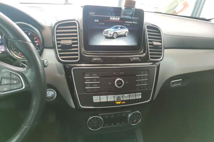 Used Mercedes-Benz GLE Coupe 2017 GLE 400 4MATIC Coupe SUV
