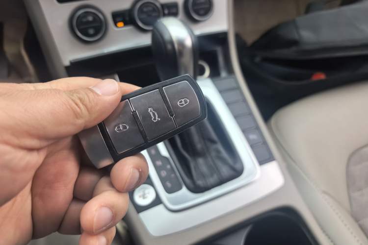 Used Volkswagen Magotan 2015 Facelift 1.8TSI Luxury Model
