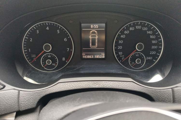 Used Volkswagen Sharan 2016 380TSI Comfort Edition 7-Seater Odometer Close Up