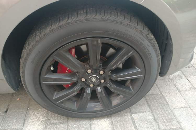 Used Land Rover Range Sport 2022 3.0 L6 HST Right Front Wheel Hub