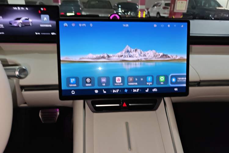 Used Hima Luxeed S7 2025 705 km Pro
