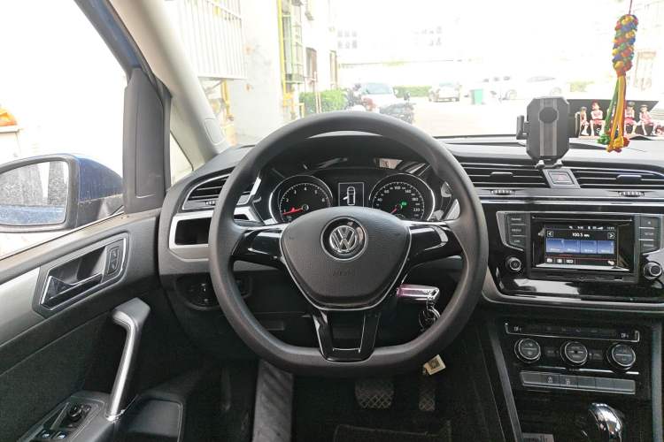 Used Volkswagen Touran 2016 Volkswagen Touran L 280TSI DSG Comfort Edition