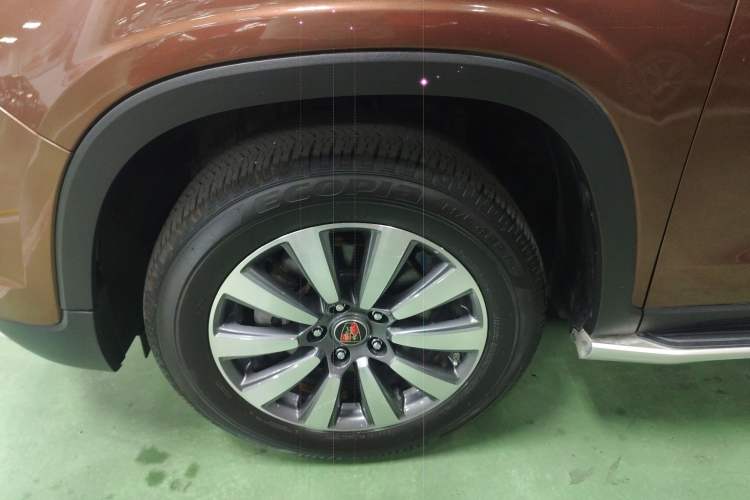 Used Roewe RX8 2018 30T Smart Connectivity Two-Wheel Drive Flagship Edition
