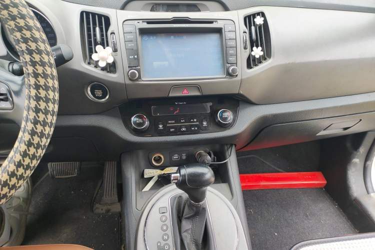 Used Kia Sportage R 2015 2.0L Automatic Two-Wheel Drive DLX Model