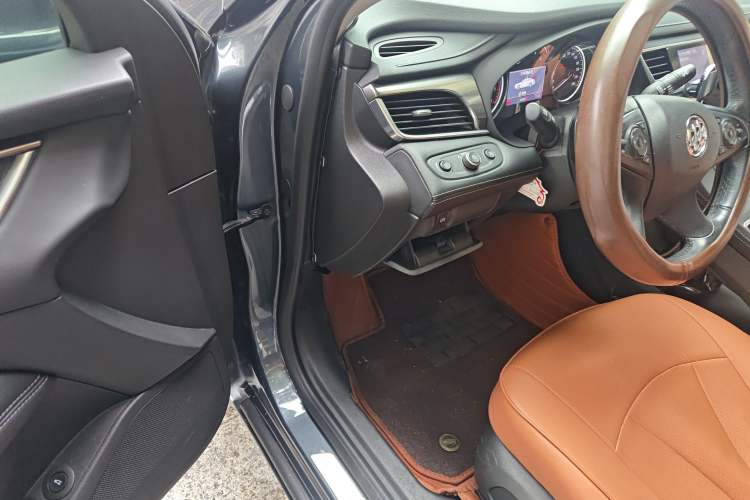 Used Buick LaCrosse 2019 28T Luxury Version
