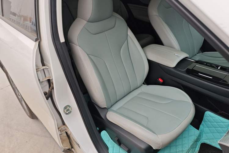 Used Venucia V DD-i 2023 110 km iE Version
