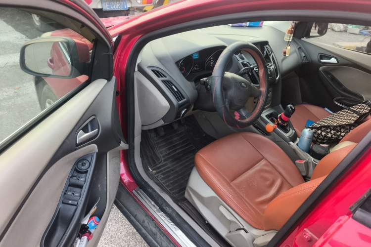 Used Ford Focus 2012 Sedan 1.6L Manual Comfort Model Driver Seat