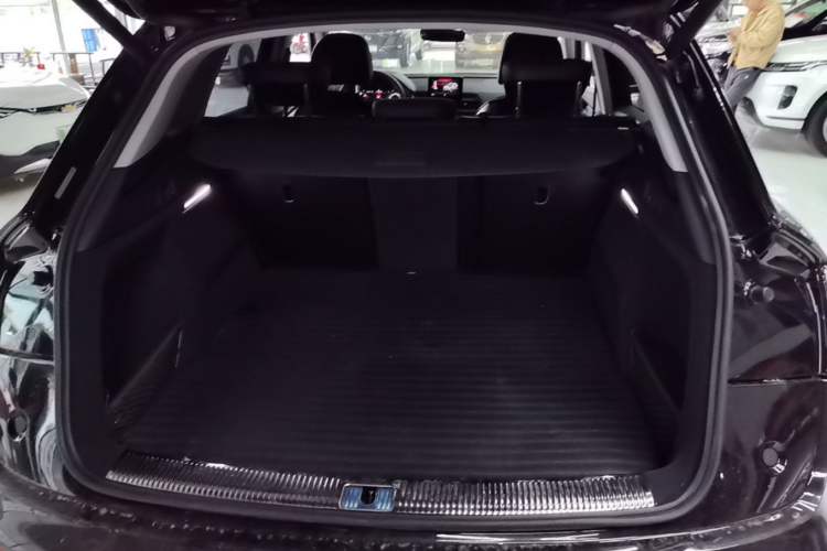 Used Audi Q5L 2020 Revised 40 TFSI Prestige Edition Trunk