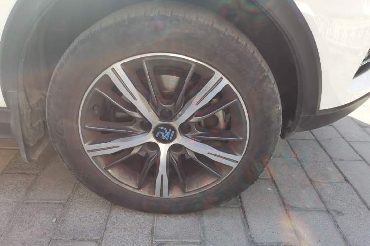 Used BYD Yuan New Energy 2018 EV360 Smart Connected Cool Model Right Front Wheel Hub