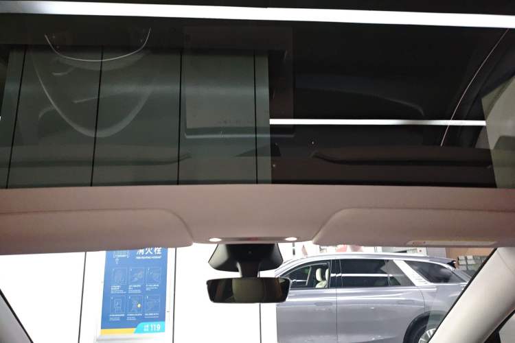 Used Tesla Model Y 2025 Long-Range All-Wheel-Drive Version
