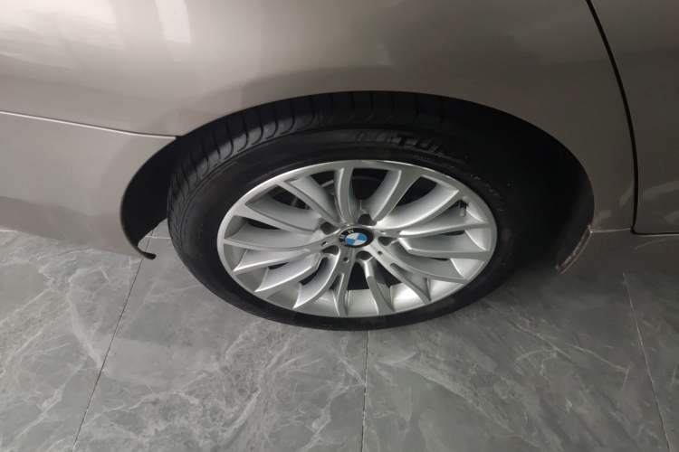 Used BMW 5 Series 2014 525Li Luxury Design Package Right Rear Wheel Hub
