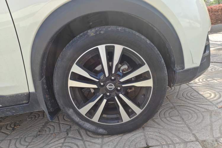 Used Nissan Kicks 2021 1.5L XL CVT Cool Enjoyment Edition