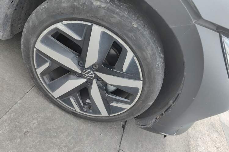 Used Volkswagen Lamando 2024 Lavida L 280TSI DSG Cool & Spicy Edition Right Front Wheel Hub