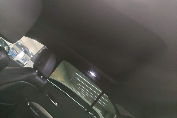 Used Cadillac XT4 2018 28T Two-Wheel Drive Leading Version