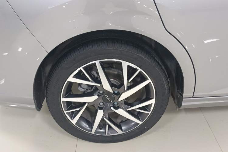 Used Dongfeng Aeolus Yixuan 2020 230T Automatic Dazzle Track Edition