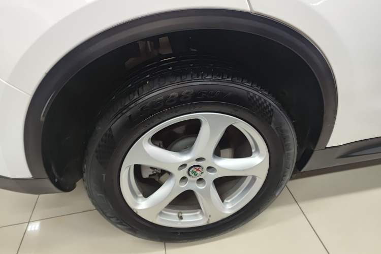 Used Alfa Romeo Stelvio 2017 2.0T 200HP Elite Edition