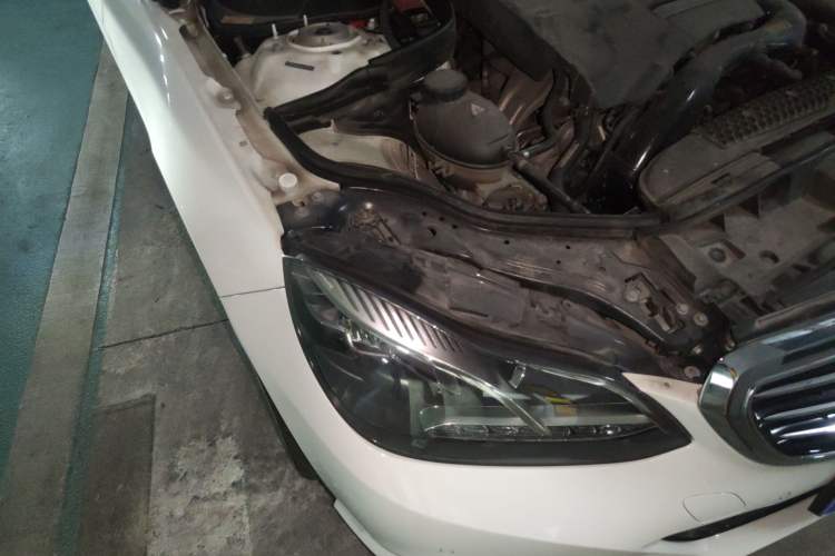 Used Mercedes-Benz E-Class 2015 E 200 L Right Front Headlight