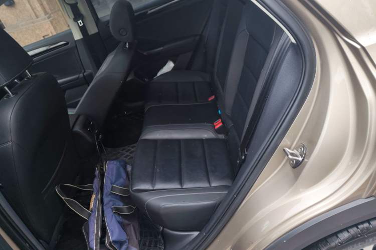 Used Volkswagen T-ROC 2021 280TSI DSG Two-Wheel Drive Comfort Connect Edition