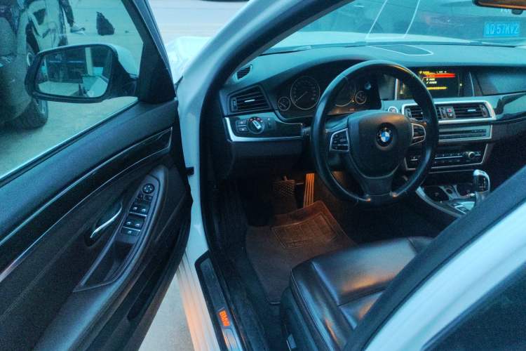 Used BMW 5 Series 2014 525Li Luxury Design Package Driver Seat