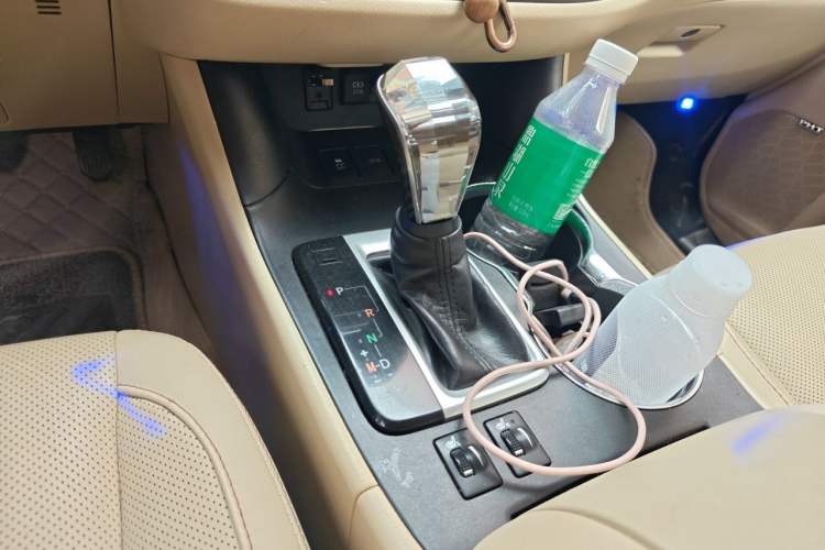 Used Toyota Highlander 2018 2.0T Four-Wheel Drive Prestige Version 7 Seats China V Emission Standard
