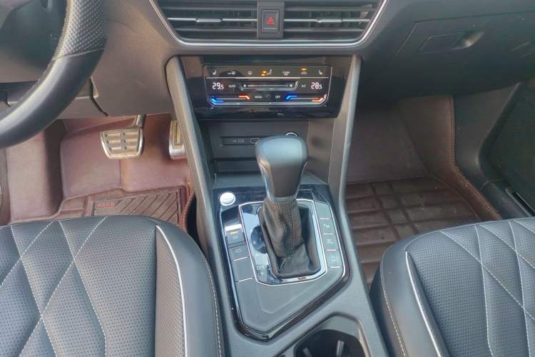 Used Volkswagen Tiguan L 2022 330TSI Automatic Two-Wheel Drive R-Line Enhanced Edition