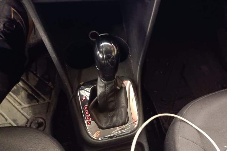 Used Volkswagen Polo 2013 1.4L Automatic Comfort Edition Gear Lever