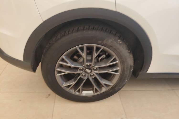 Used Bestune T55 2023 1.5T Automatic Leap Model Right Rear Wheel Hub