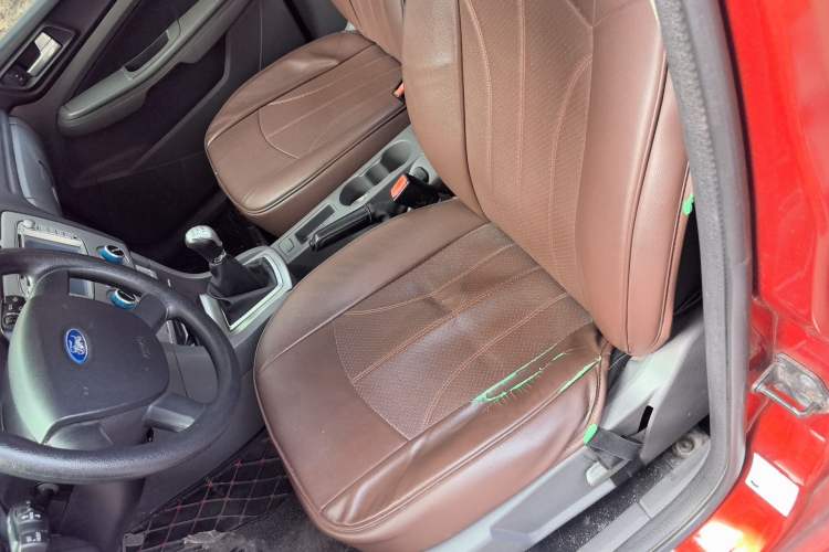 Used Ford Focus 2013 Hatchback Classic 1.8L Manual Base Model