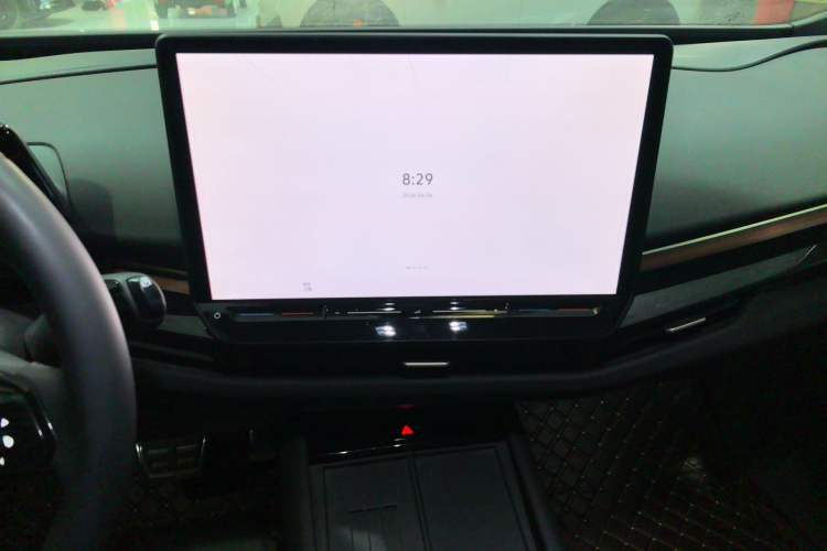 Used Volkswagen ID.UNYX 2024 Revised Pro Long-Range Version Audio And AC Panel