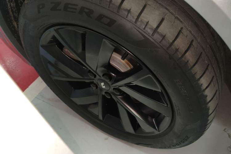 Used Li Auto L8 2023 Air model Left Front Wheel Hub