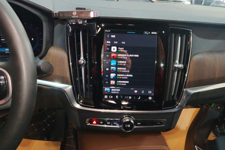 Used Volvo S90 2025 B5 Zhiyuan Luxury Edition
