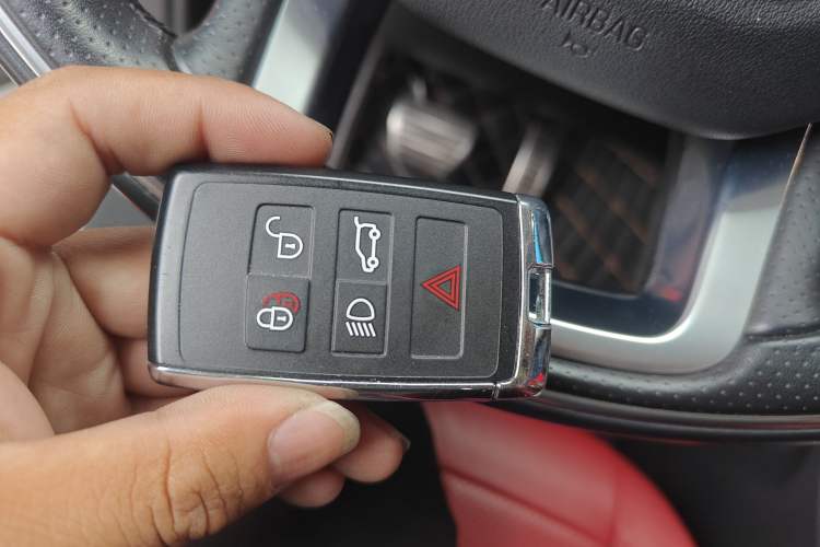 Used Land Rover Range Sport 2022 3.0 L6 YAO Black Edition Vehicle Key