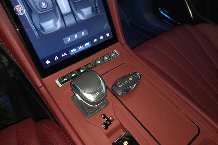 Used Hongqi H5 2024 2.0T Automatic Smart Connect Flagship Edition