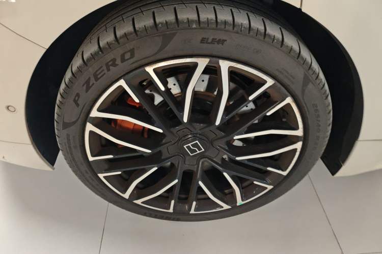 Used Zeekr 001 2025 YOU Edition 100 kWh All-Wheel Drive
