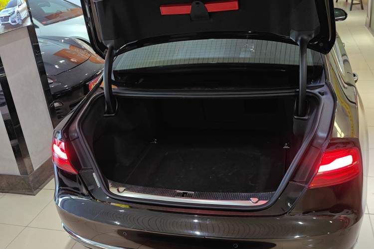 Used Audi A8 2014 A8L 45 TFSI quattro Comfort model
