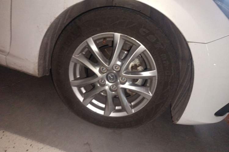 Used Mazda 3 Axela 2014 Sedan 1.5L Automatic Luxury Model