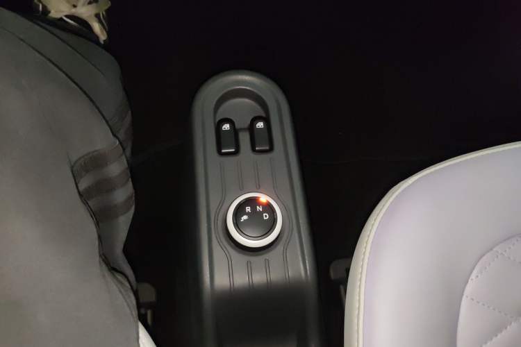 Used Wuling Hongguang MINIEV 2022 Macaron Colorful Edition Lithium Iron Phosphate Gear Lever