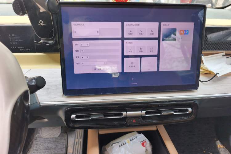 Used GAC Trumpchi E8 New Energy 2024 150km MAX Audio And AC Panel