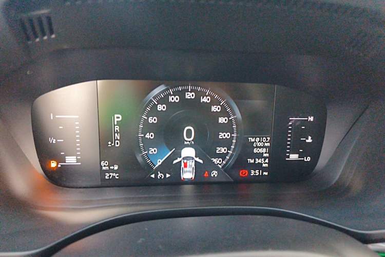 Used Volvo XC60 2018 T4 Zhiyi Edition Instrument Cluster