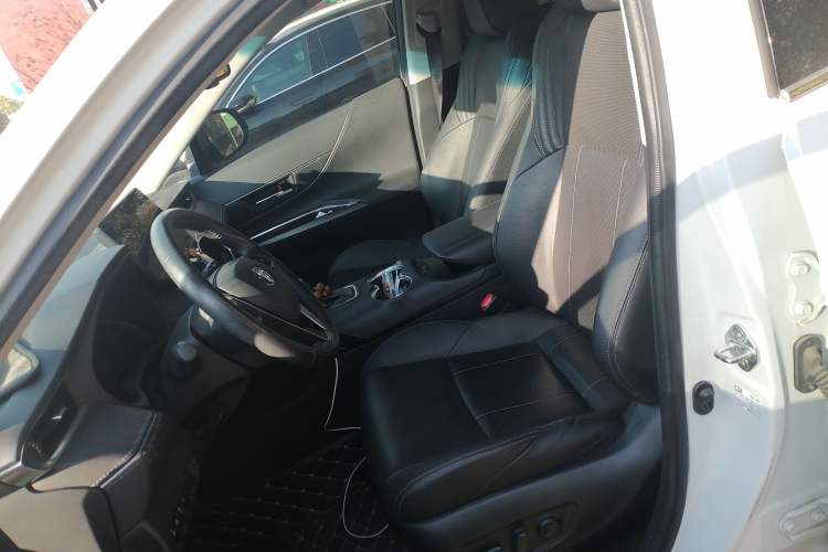 Used Toyota Harrier 2022 2.0L CVT Two-Wheel Drive Deluxe Edition