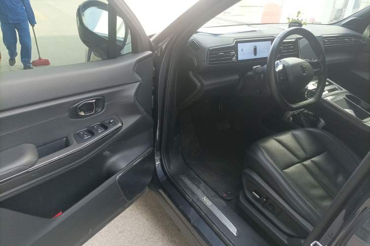 Used Nio ES8 2022 100kWh Signature Edition Six-Seater Driver Seat