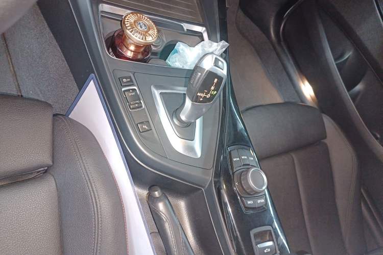 Used BMW 2 Series 2018 220i Convertible Coupe Sports Design Package