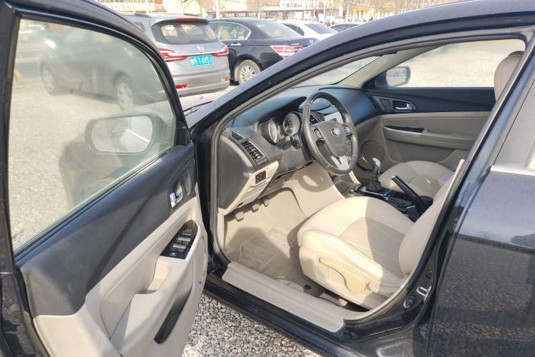 Used Bestune B50 2013 1.6L manual luxury version
